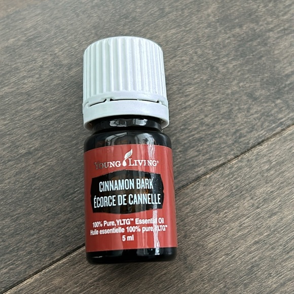 YOUNG LIVING Cinnamon Bark Essential Oil Blend, 100% Pure, Natural Healthy - Picture 1 of 4